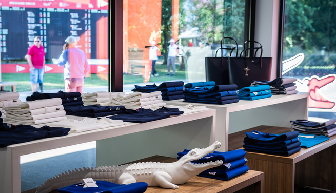 La boutique Lacoste se mêle au Pro Shop du Golf du Médoc Resort